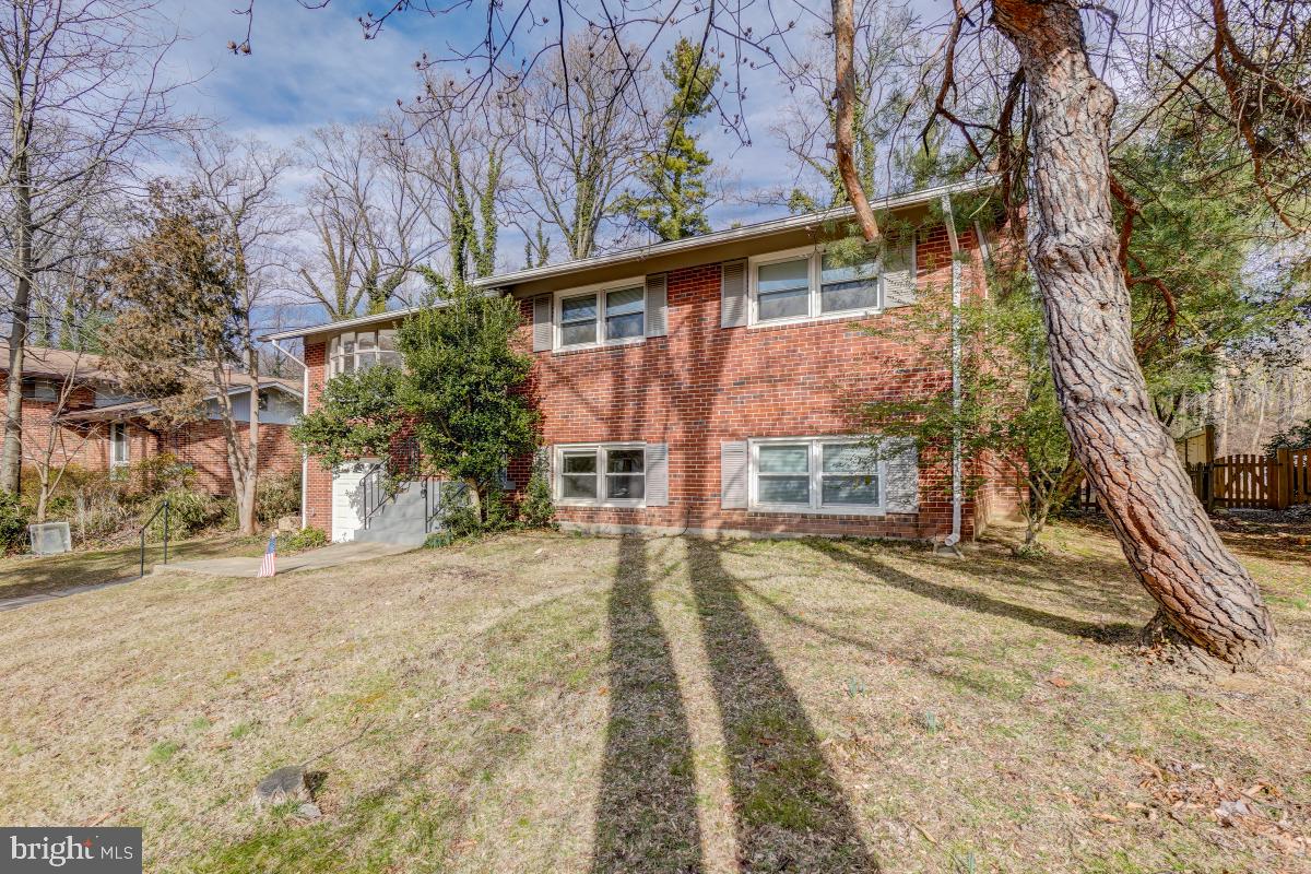 6417 Earlham Drive Bethesda, MD 20817 - Photo 3 of 37