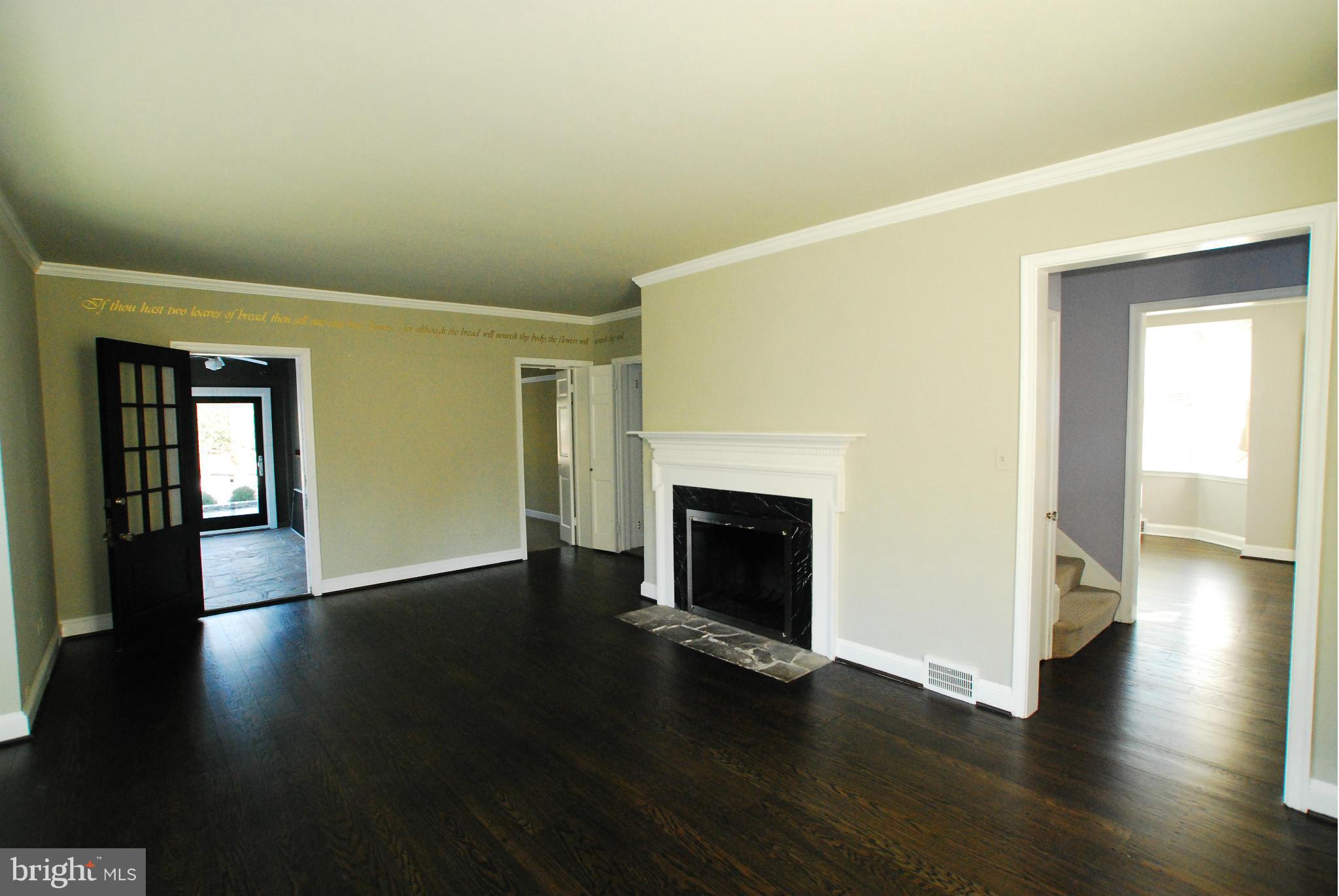 818 Bellemore Road Baltimore, MD 21210 - Photo 13 of 30 Living Room