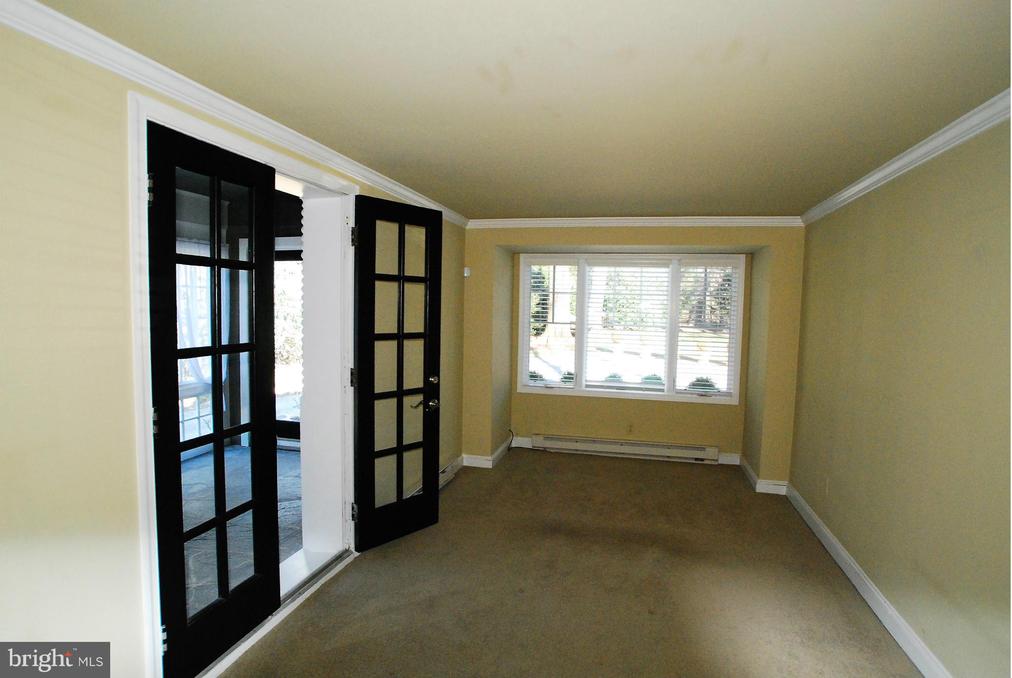 818 Bellemore Road Baltimore, MD 21210 - Photo 14 of 30 Family Room