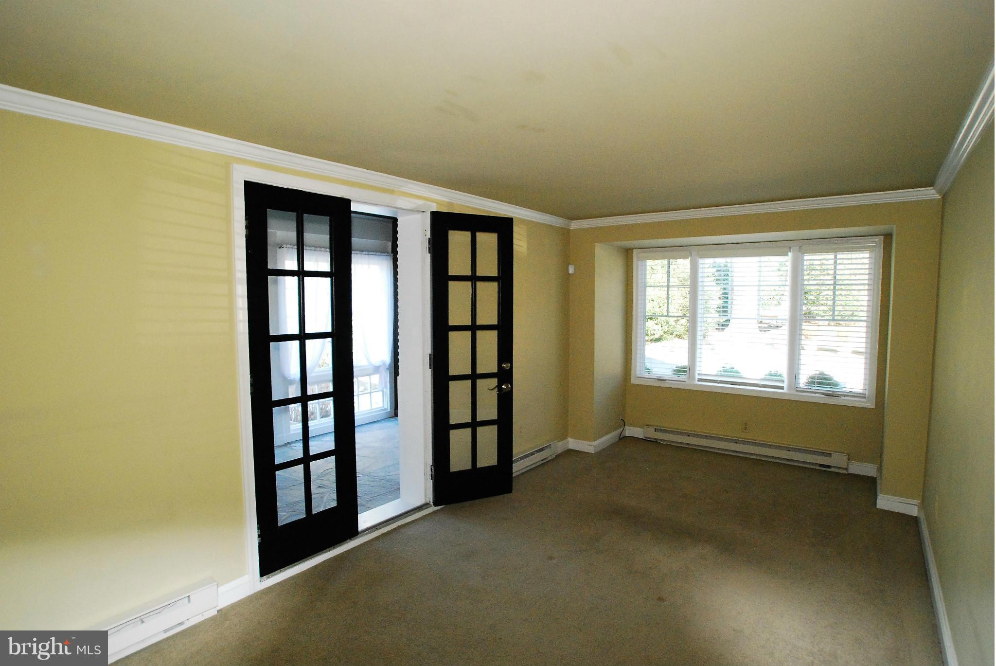 818 Bellemore Road Baltimore, MD 21210 - Photo 15 of 30 Family Room