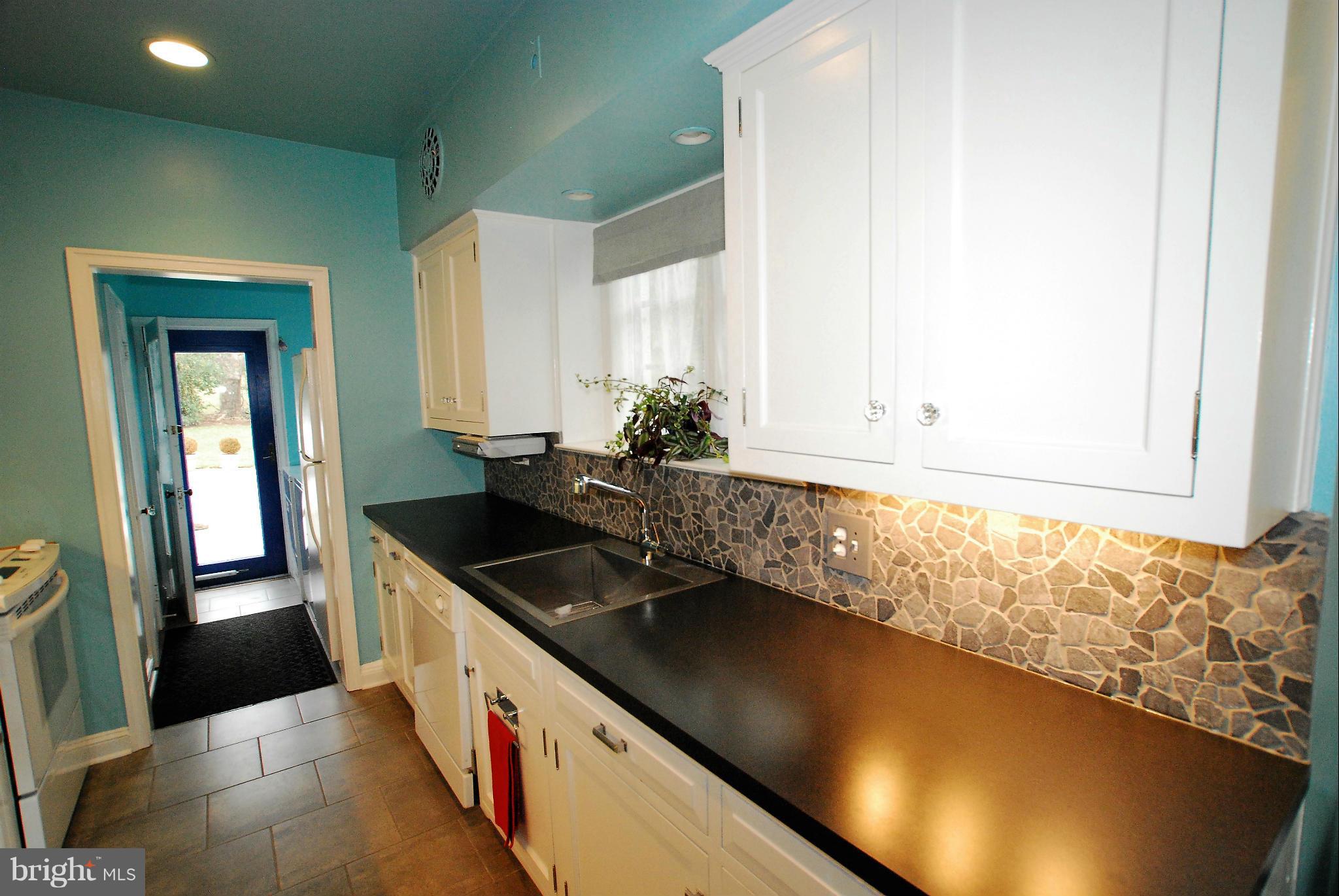 818 Bellemore Road Baltimore, MD 21210 - Photo 20 of 30 Kitchen