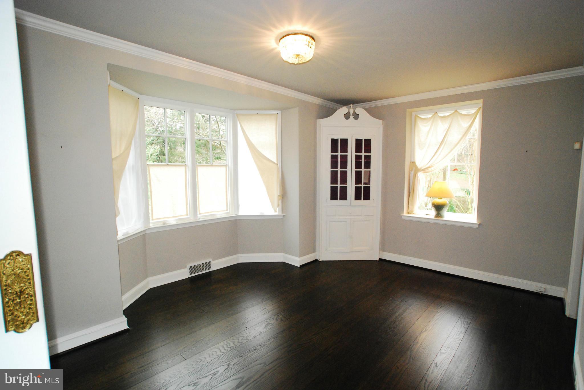 818 Bellemore Road Baltimore, MD 21210 - Photo 10 of 30 Dining Room