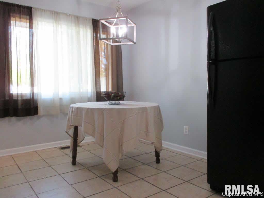 1920 Stonehenge Road Springfield, IL 62702 - Photo 16 of 31
