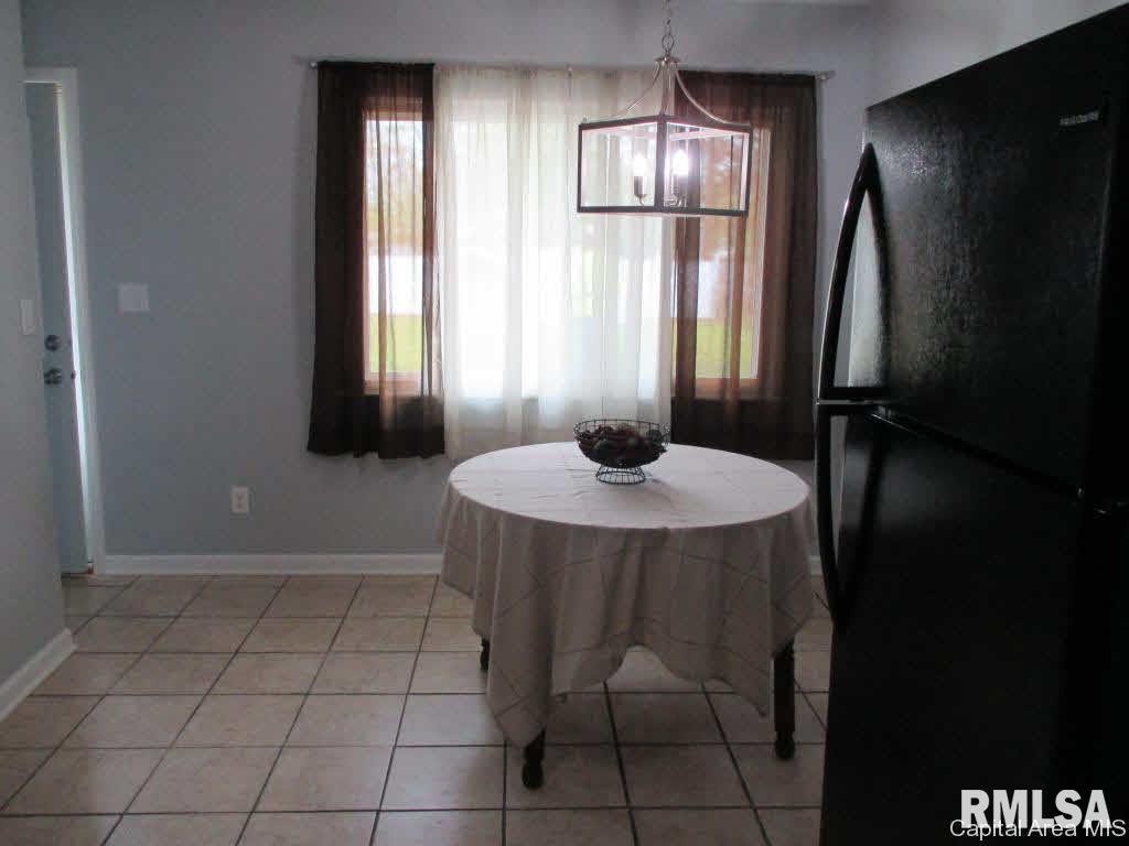 1920 Stonehenge Road Springfield, IL 62702 - Photo 5 of 31