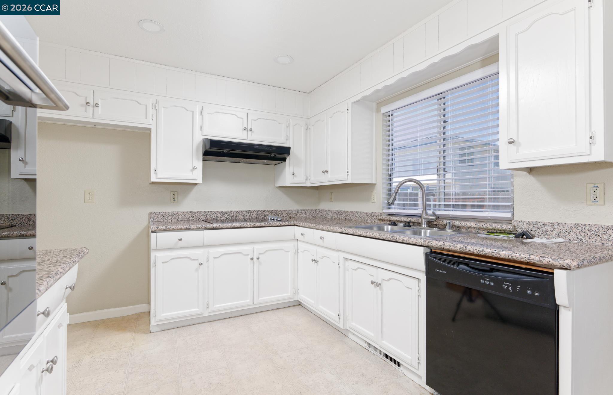 1403 Sextant Way Manteca, CA 95337 - Photo 2 of 29