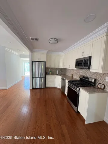 $898,888 | 152 Harvest Avenue | West Brighton