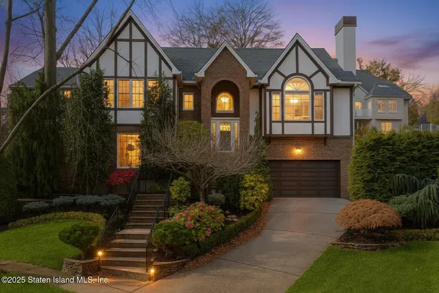 $1,599,900 | 120 Marion Avenue | Grymes Hill