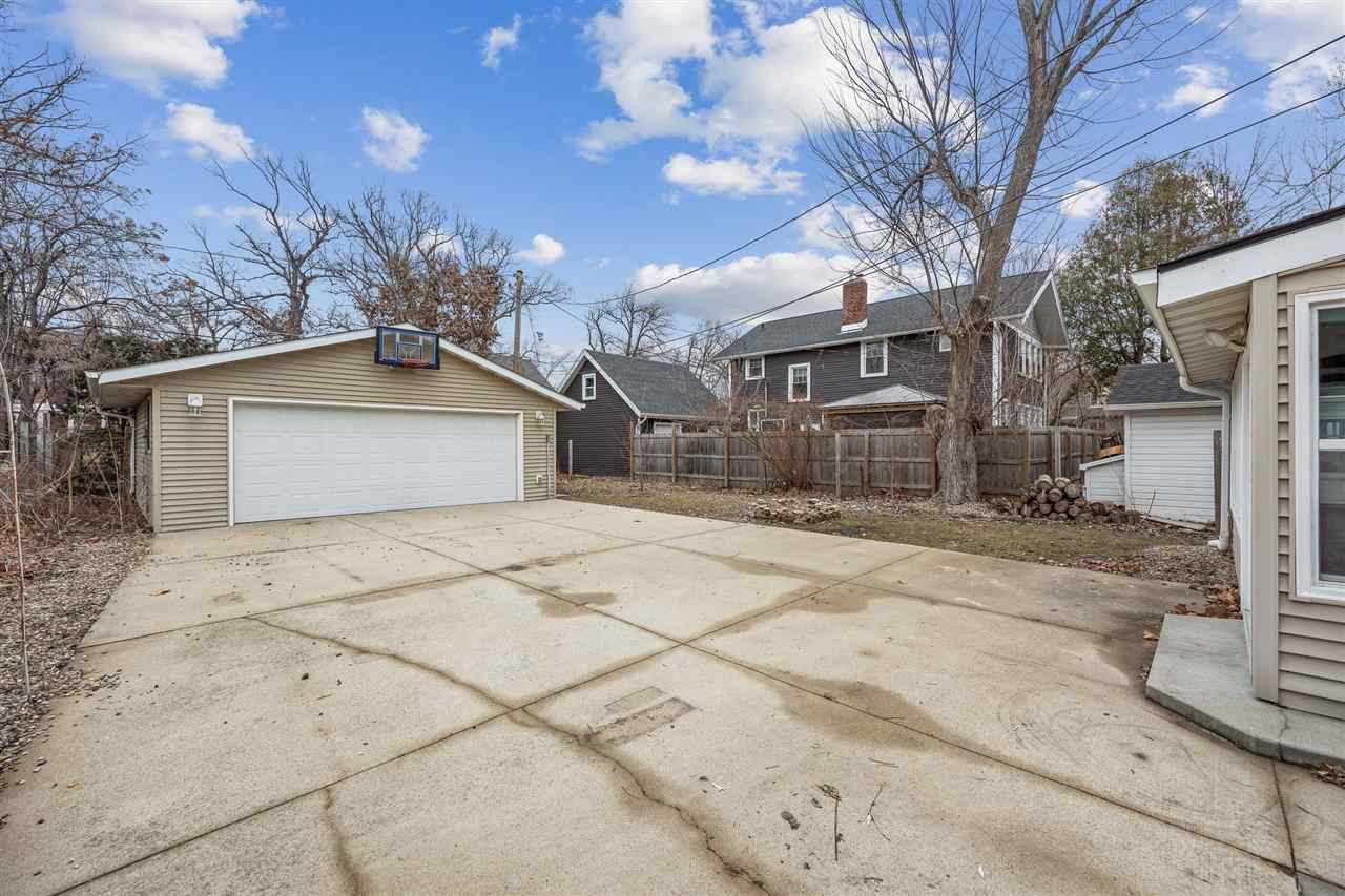 2148 Mt Vernon Road Southeast Cedar Rapids, IA 52403 - Photo 24 of 30 Gallery Image 24