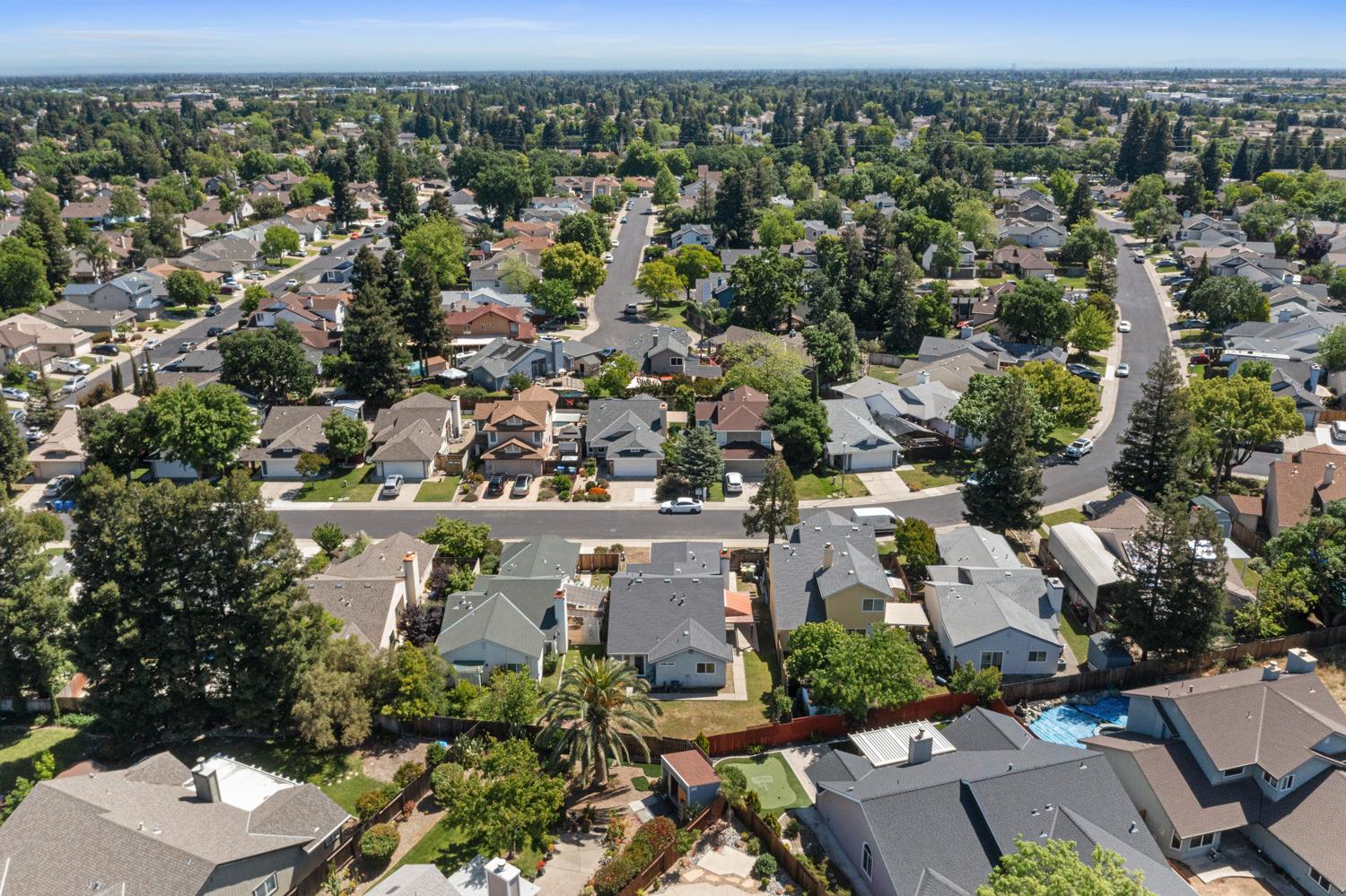 9488 Dunkerrin Way Elk Grove, CA 95758 - Photo 40 of 43 an aerial view of multiple house