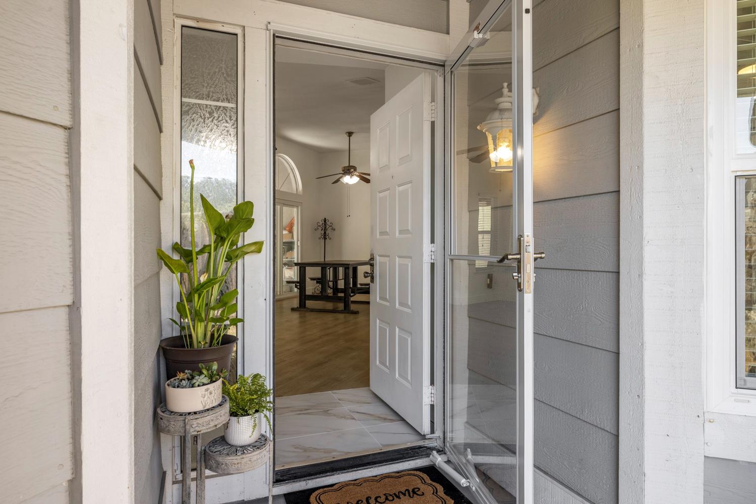 9488 Dunkerrin Way Elk Grove, CA 95758 - Photo 5 of 43 a view of entryway