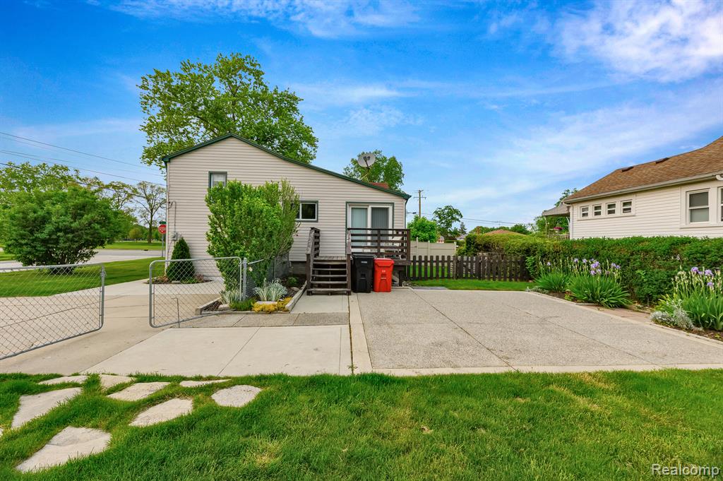 17190 Twelve Mile Road Roseville, MI 48066 - Photo 15 of 16