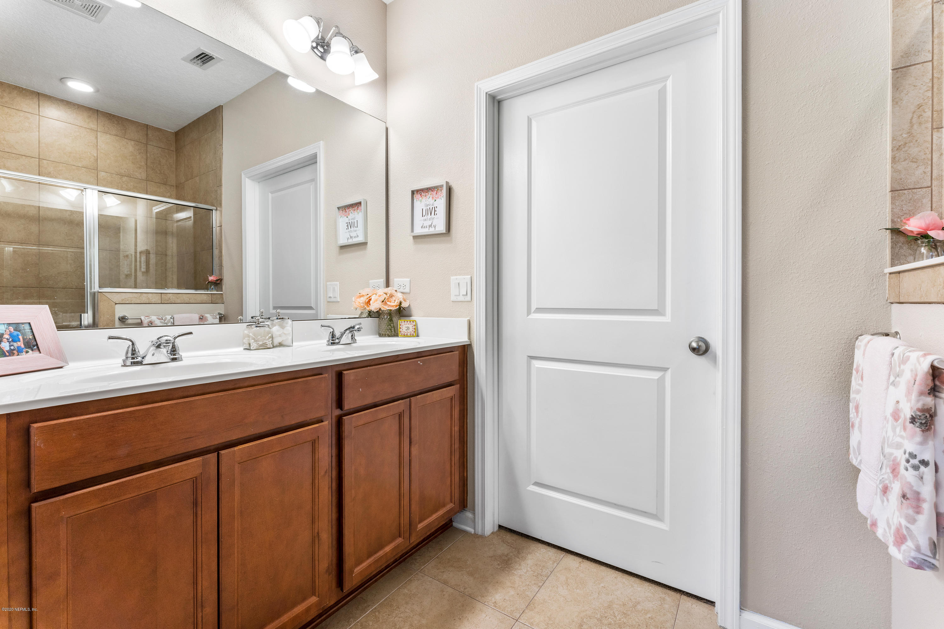 3231 Chestnut Ridge Way Orange Park, FL 32065 - Photo 14 of 35 OWNERS BATHROOM