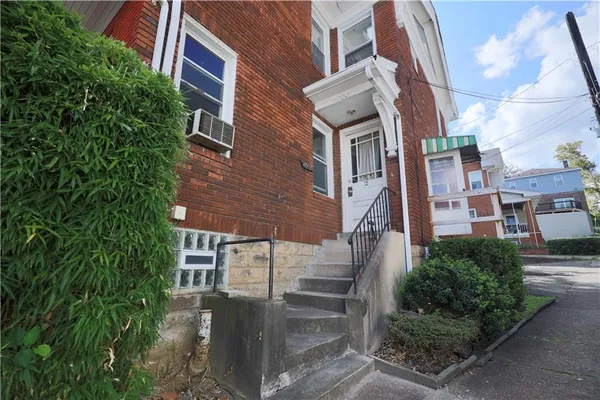 $1,500 | 4000 Murray Avenue, Unit 2, Pittsburgh, PA 15217