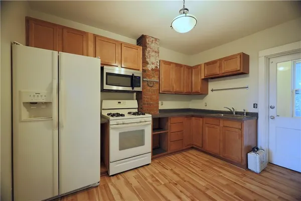 $1,500 | 4000 Murray Avenue, Unit 2, Pittsburgh, PA 15217