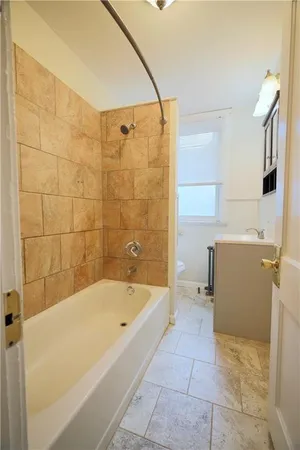 $1,500 | 4000 Murray Avenue, Unit 2, Pittsburgh, PA 15217