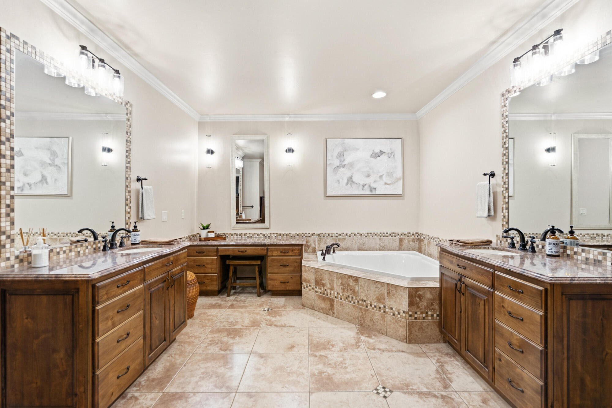 1815 Paragon Drive St. George, UT 84790 - Photo 28 of 48 Primary Bathroom