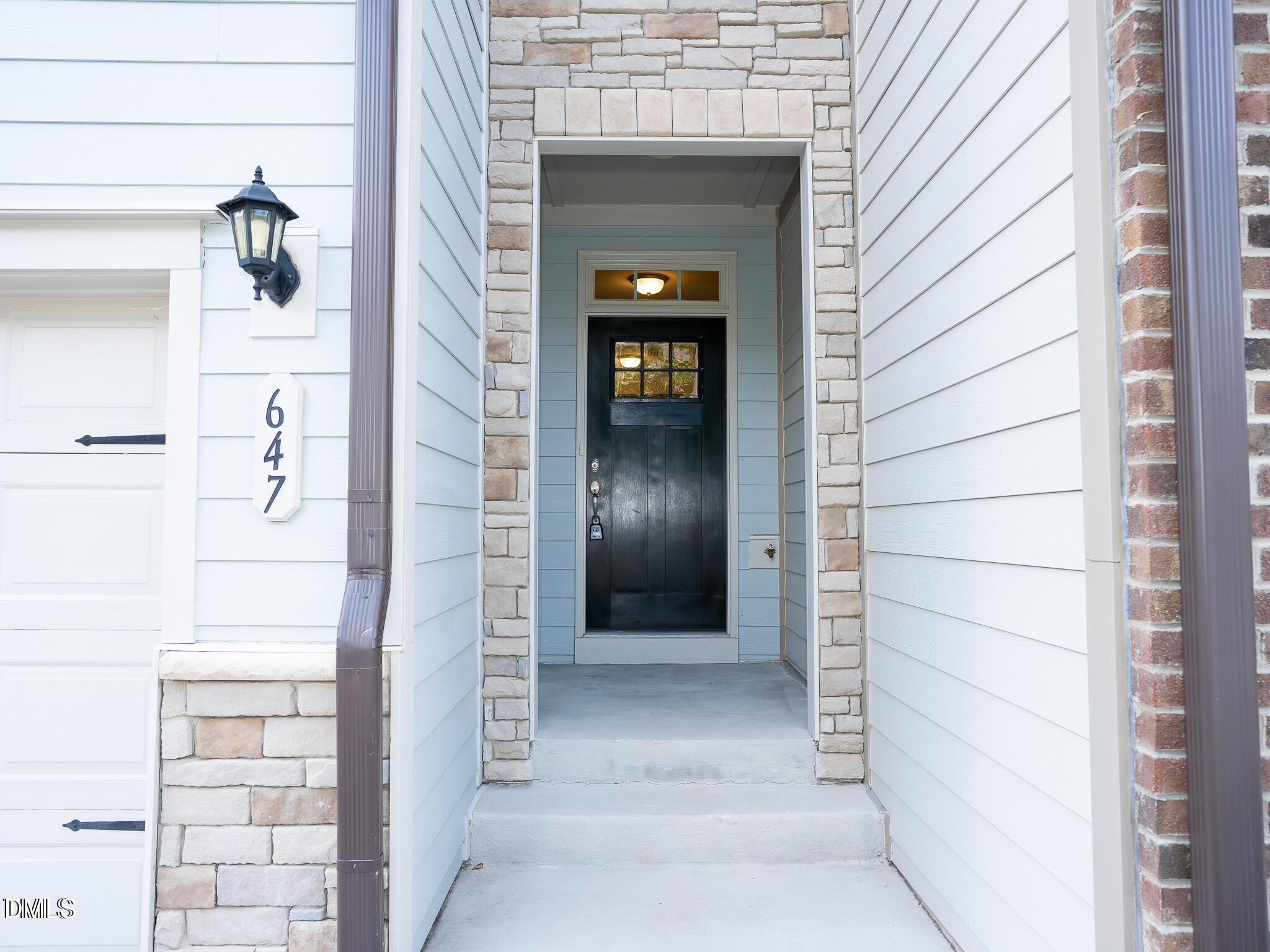 647 Newlyn Drive Raleigh, NC 27606 - Photo 3 of 52