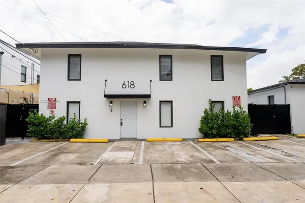 $3,300 | 618 Southwest 21st Avenue, Unit 2, Miami, FL 33135