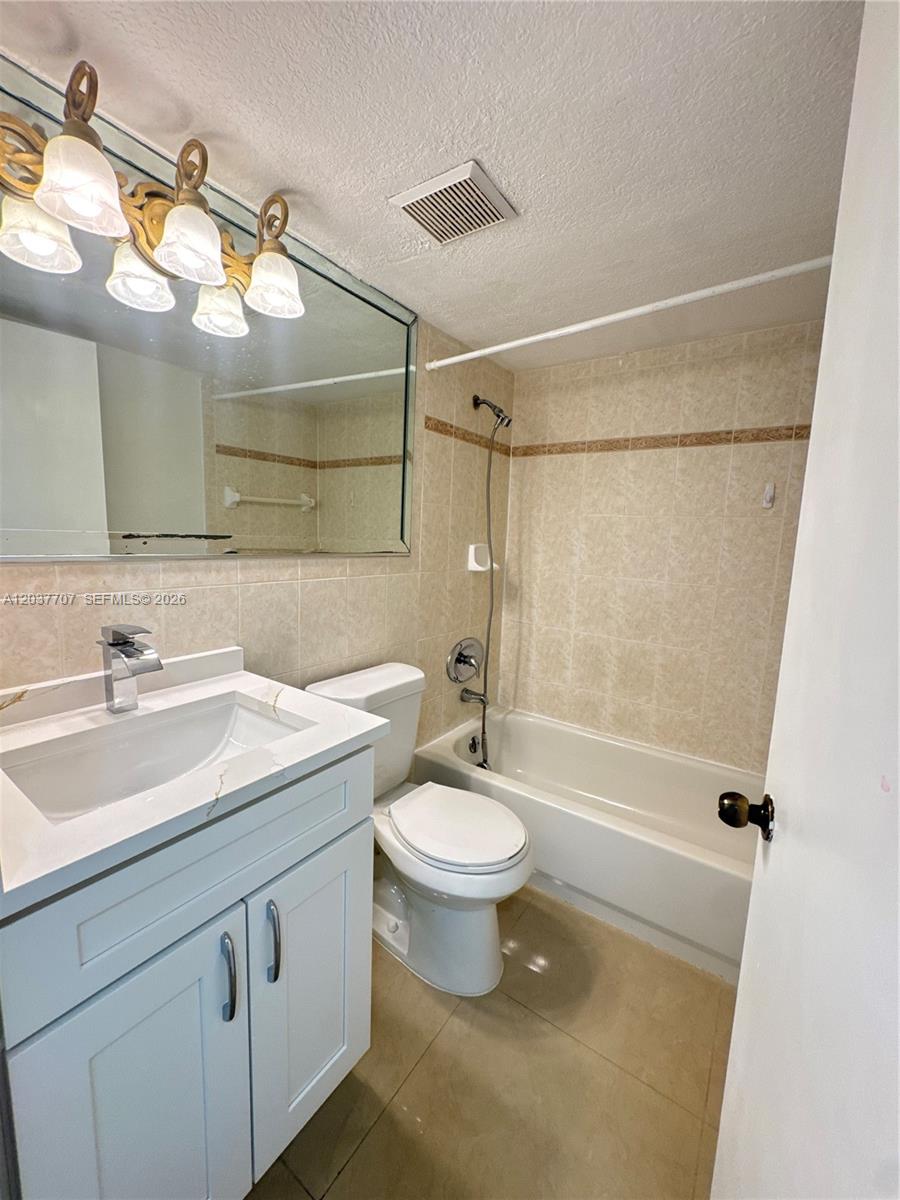 8500 Northwest 8th Street, Unit 303 Miami, FL 33126 - Photo 8 of 12