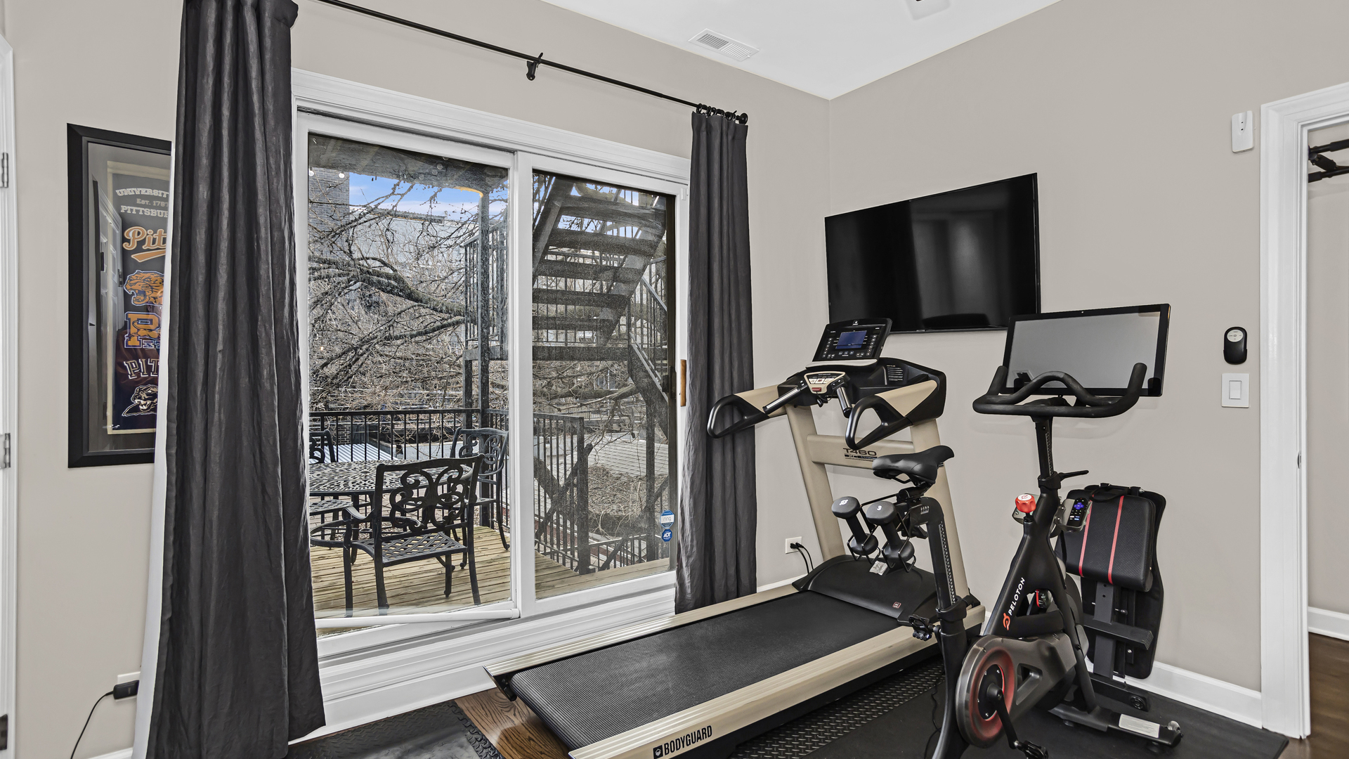 1131 West Wolfram Street, Unit 2 Chicago, IL 60657 - Photo 12 of 15 a view of a room with gym equipment
