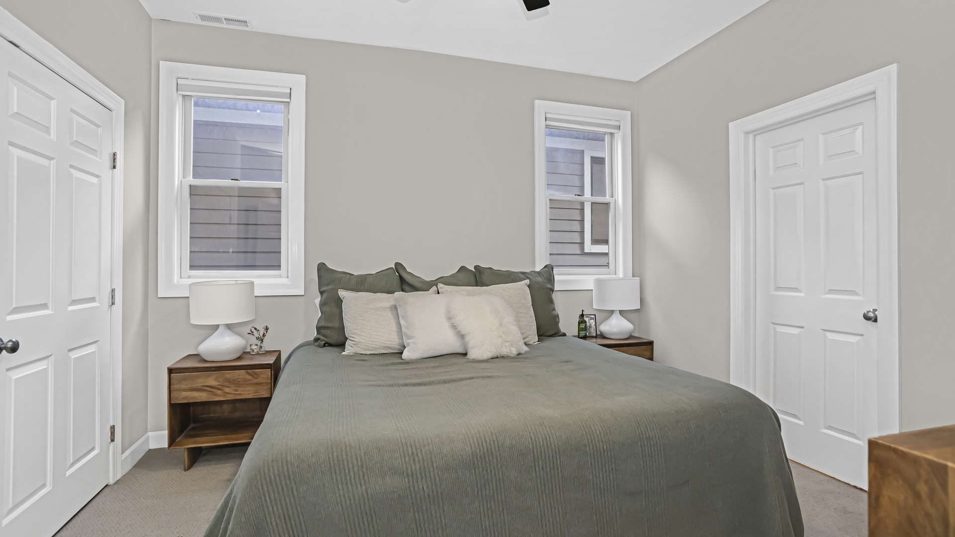1131 West Wolfram Street, Unit 2 Chicago, IL 60657 - Photo 8 of 15 a bed room with a bed and a window