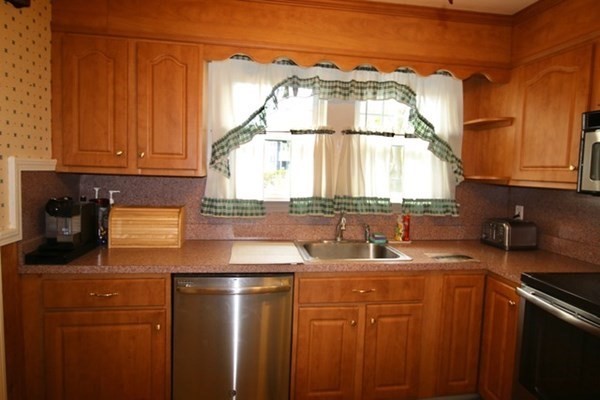 185 Parmenter Road Newton, MA 02465 - Photo 13 of 23