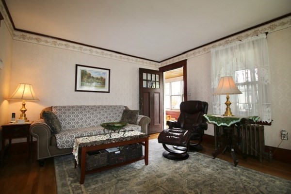 185 Parmenter Road Newton, MA 02465 - Photo 5 of 23