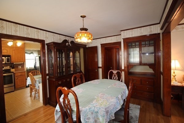 185 Parmenter Road Newton, MA 02465 - Photo 7 of 23