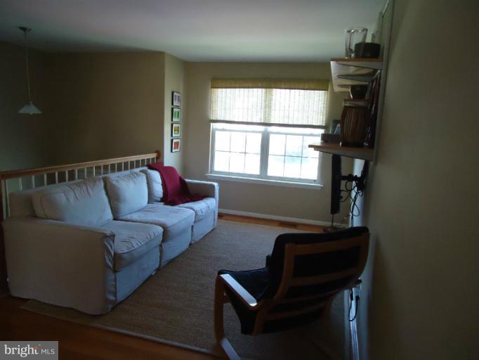 10126 High Ridge Road Laurel, MD 20723 - Photo 12 of 24 Living Room