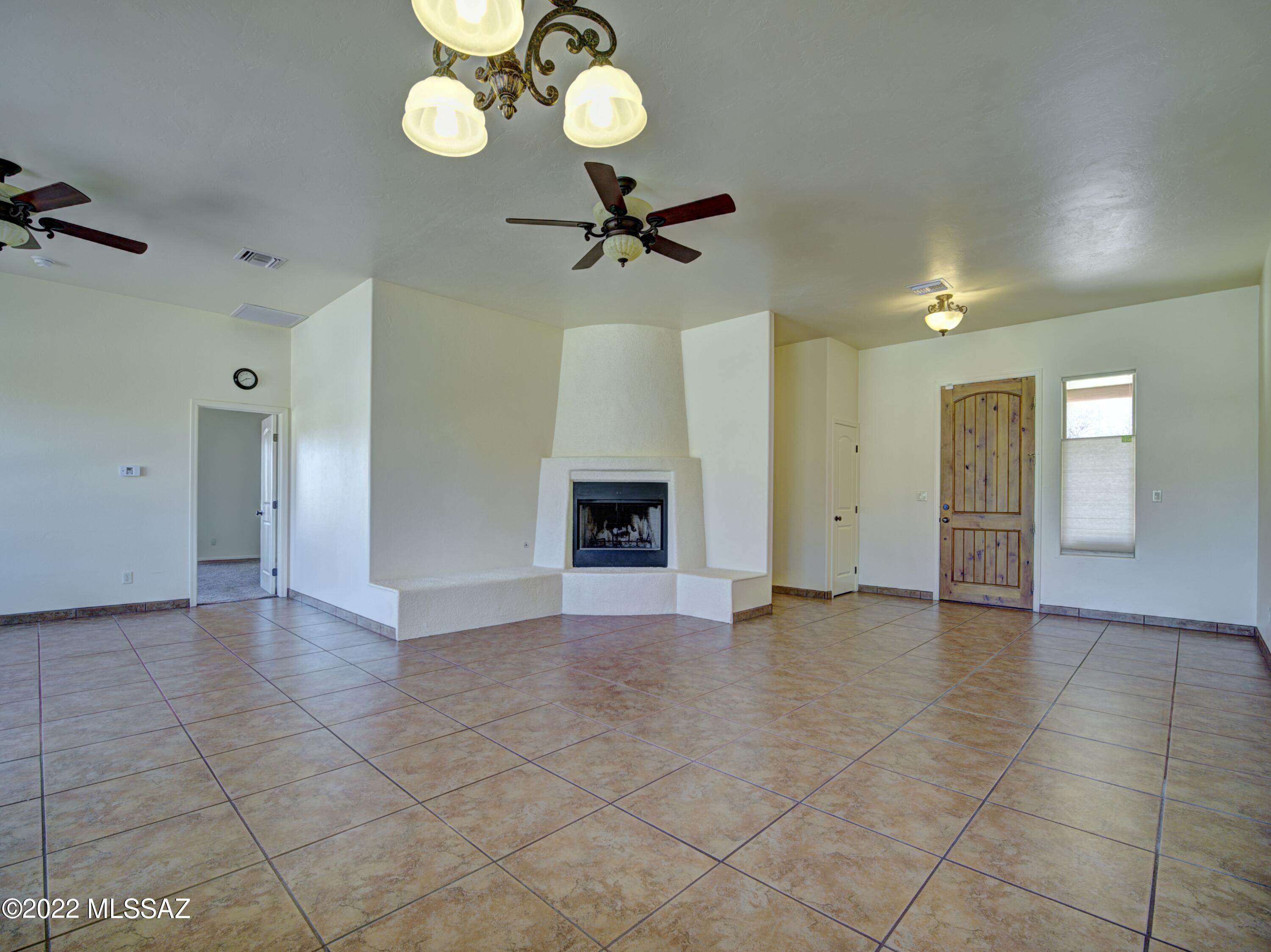 1360 Esta Corte Corte, Unit CORTE Rio Rico, AZ 85648 - Photo 5 of 32