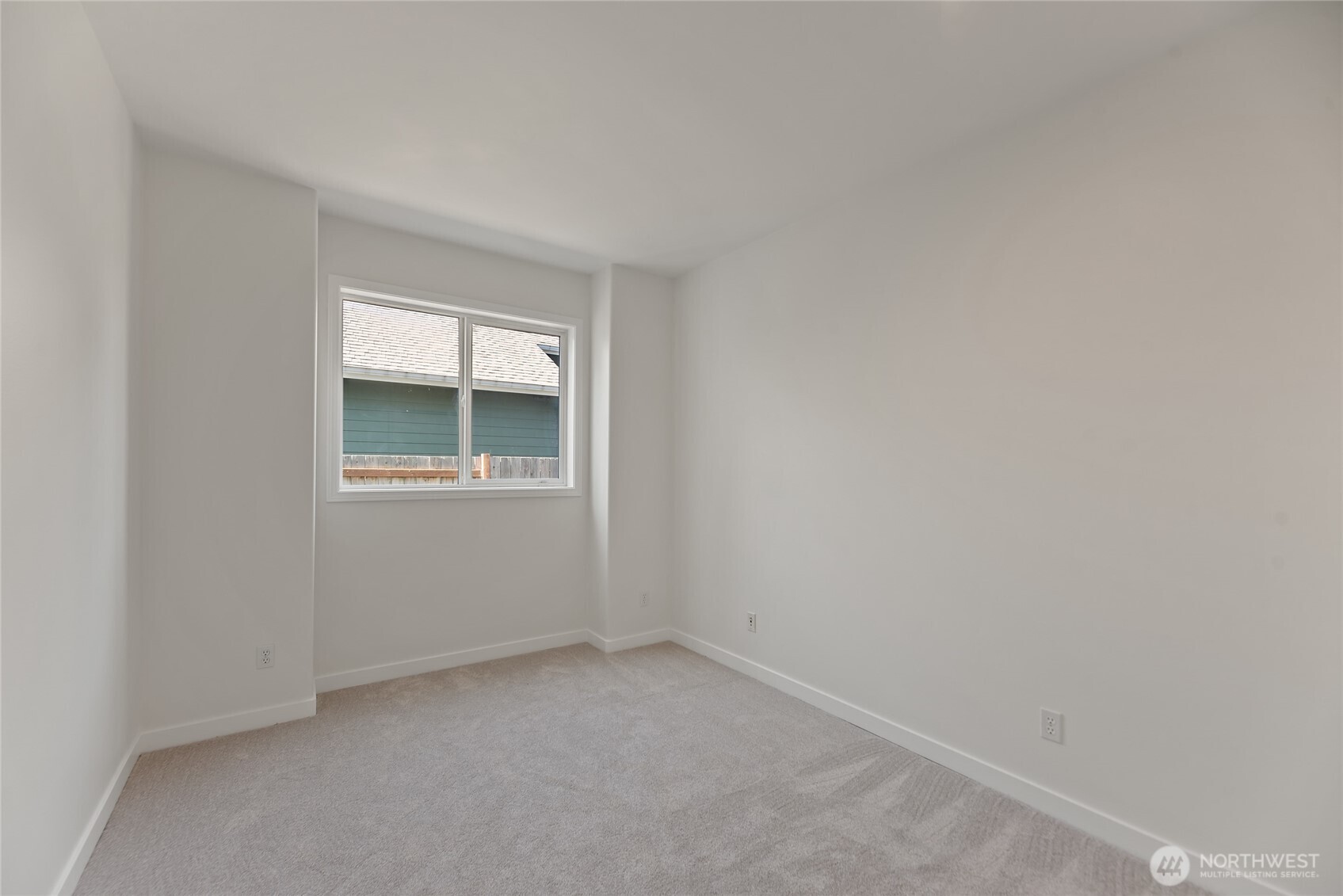 765 Vashon Avenue Northeast Renton, WA 98059 - Photo 12 of 27