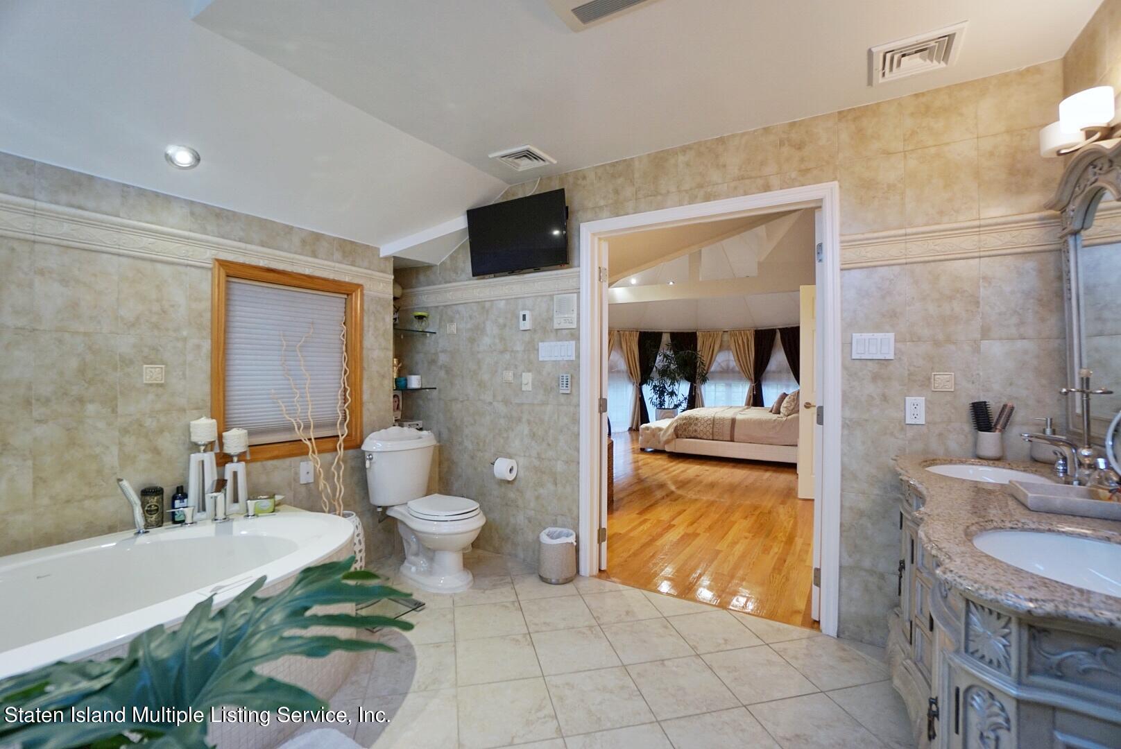 5125 Amboy Road Staten Island, NY 10312 - Photo 41 of 56 37