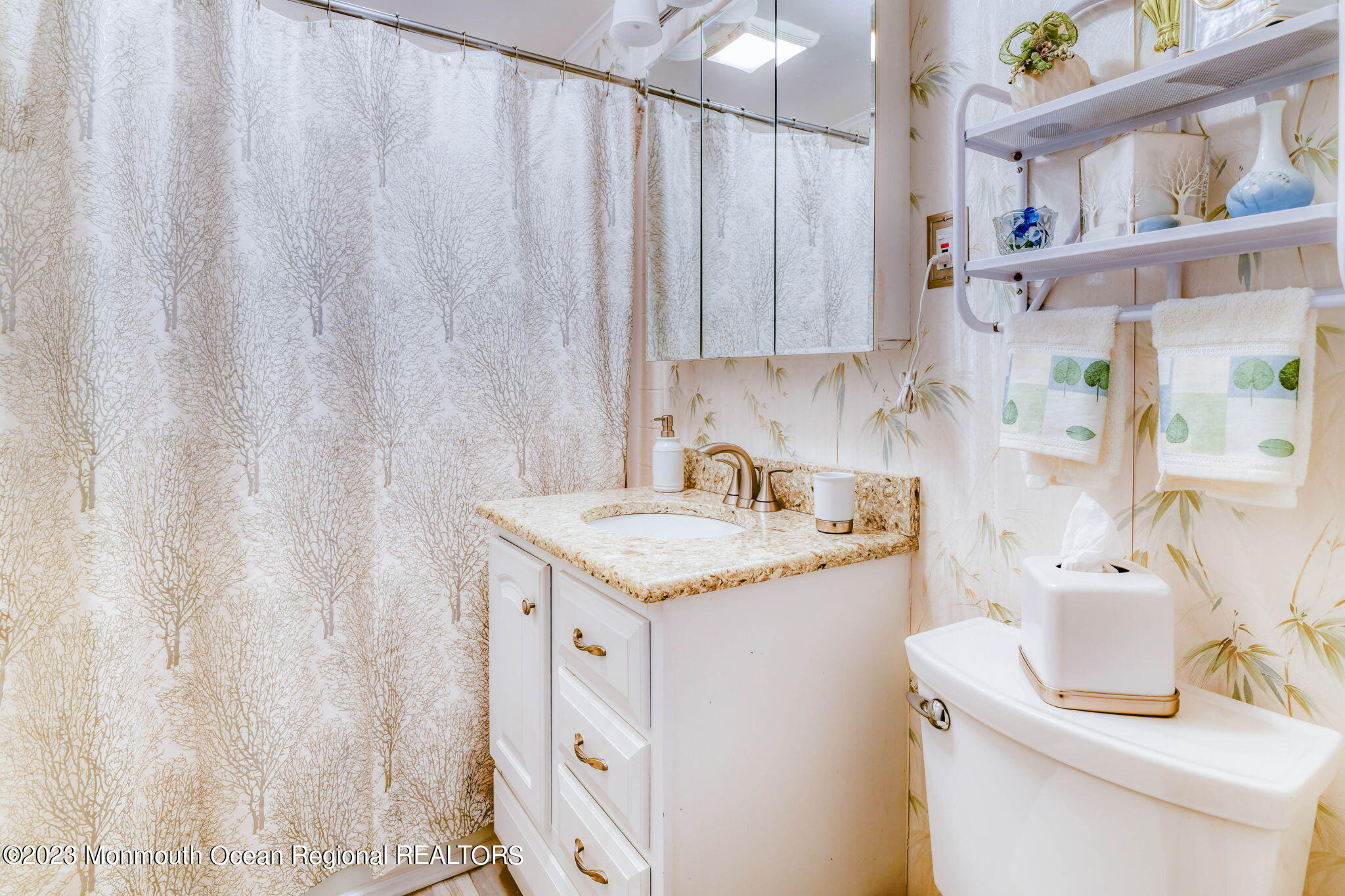 333 Main Street Keyport, NJ 07735 - Photo 17 of 64 31-web-or-mls-DSC_7565_16