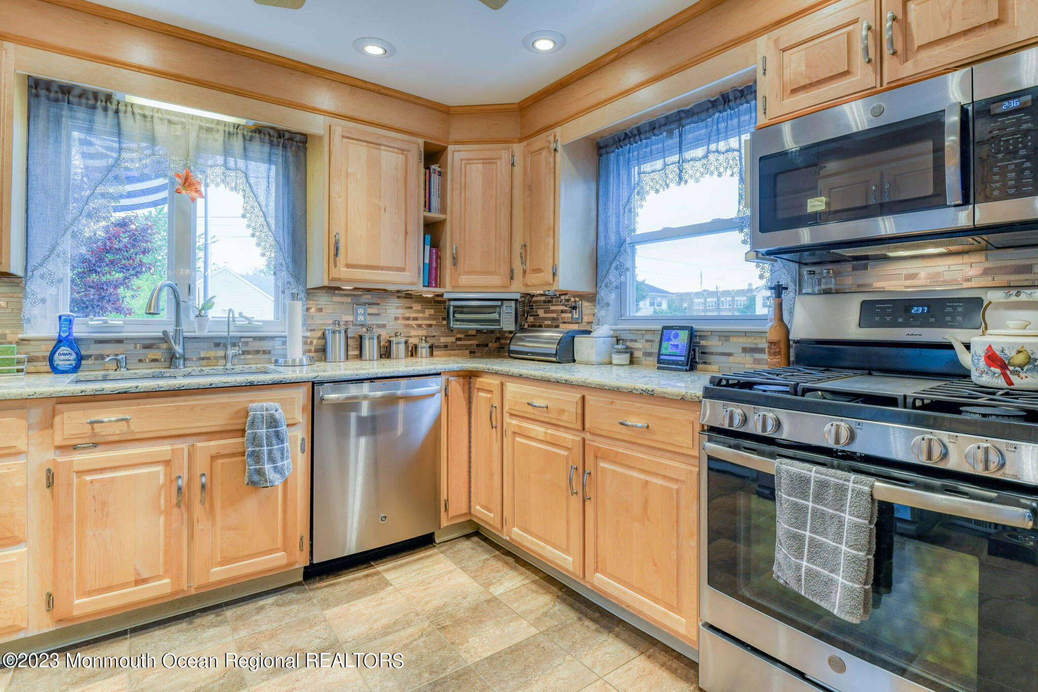 333 Main Street Keyport, NJ 07735 - Photo 4 of 64 55-web-or-mls-DSC_7685_40
