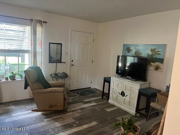 $93,000 | 1550 East 2nd Street, Unit 91, Pass Christian, MS 39571