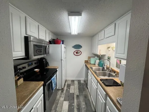 $93,000 | 1550 East 2nd Street, Unit 91, Pass Christian, MS 39571