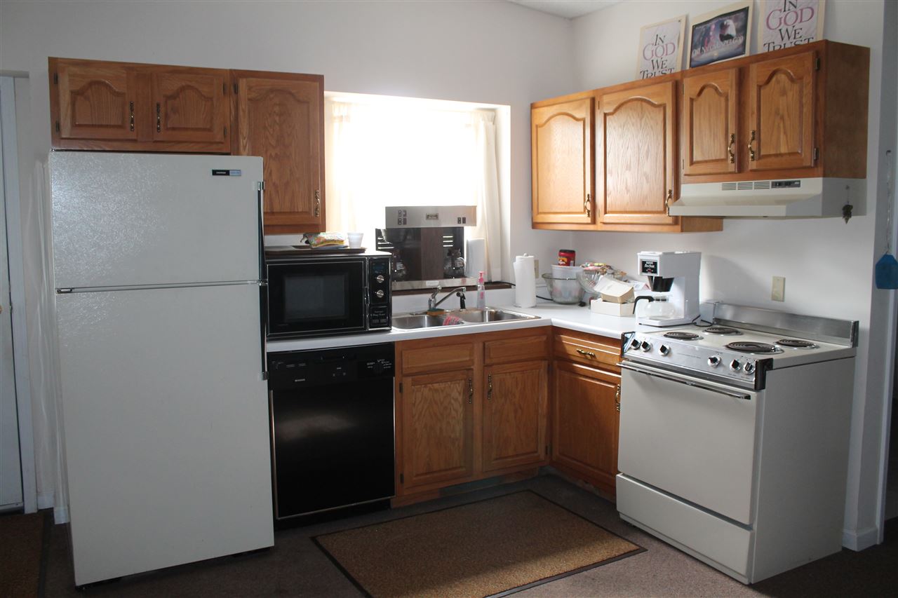 5216 West Keller Road Muncie, IN 47304 - Photo 2 of 18