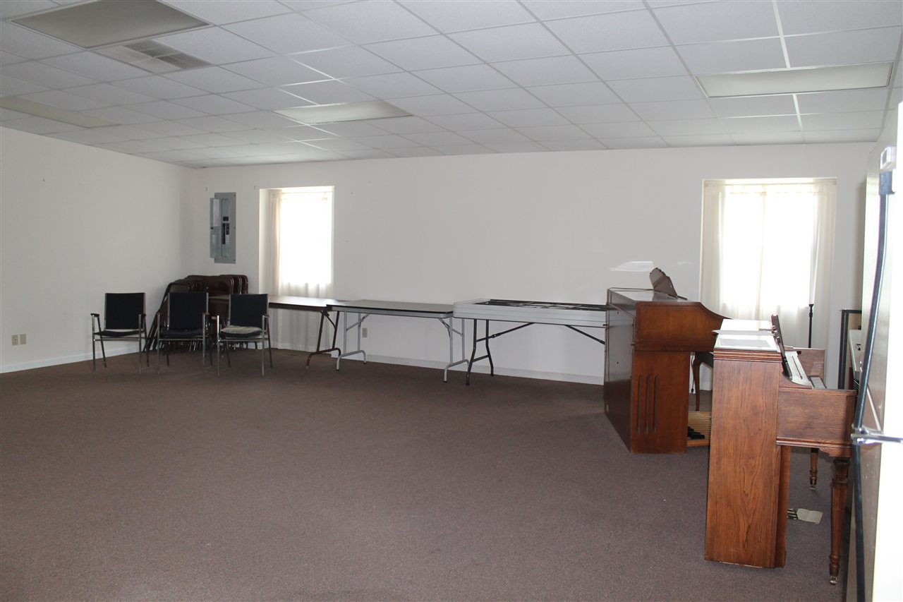5216 West Keller Road Muncie, IN 47304 - Photo 3 of 18
