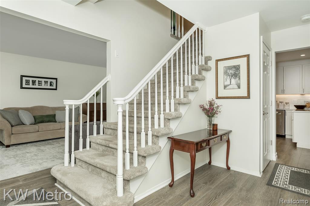 635 Timberline Drive Rochester Hills, MI 48309 - Photo 6 of 48