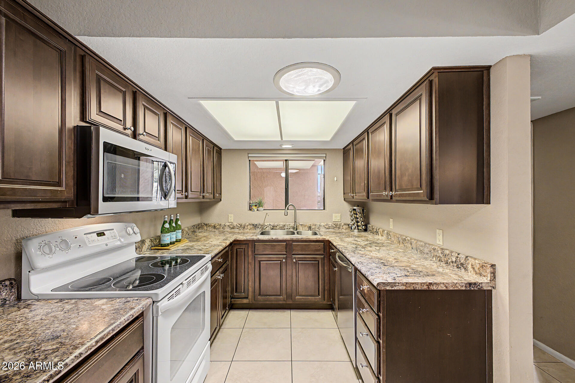 463 South Olmo Circle Apache Junction, AZ 85120 - Photo 3 of 22