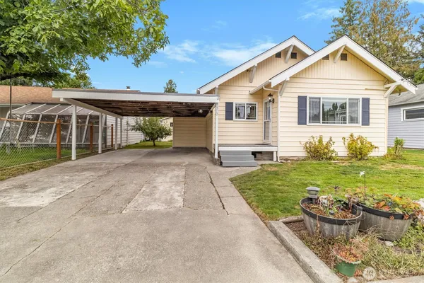 $415,000 | 310 Second Street, Sumas, WA 98295