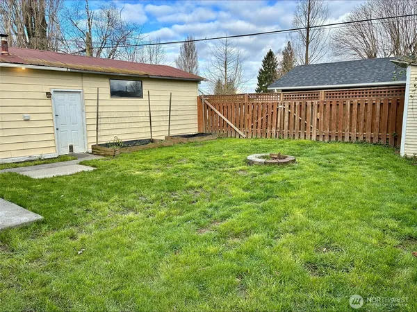 $415,000 | 310 Second Street, Sumas, WA 98295