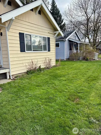 $415,000 | 310 Second Street, Sumas, WA 98295