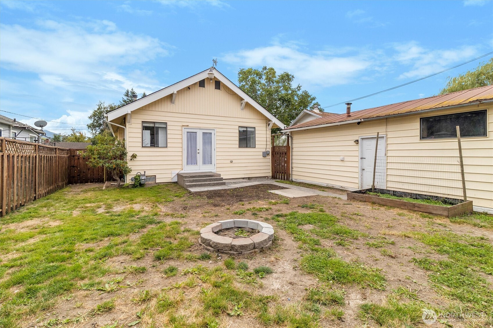 310 Second Street Sumas, WA 98295 - Photo 26 of 28 a view of a backyard of the house