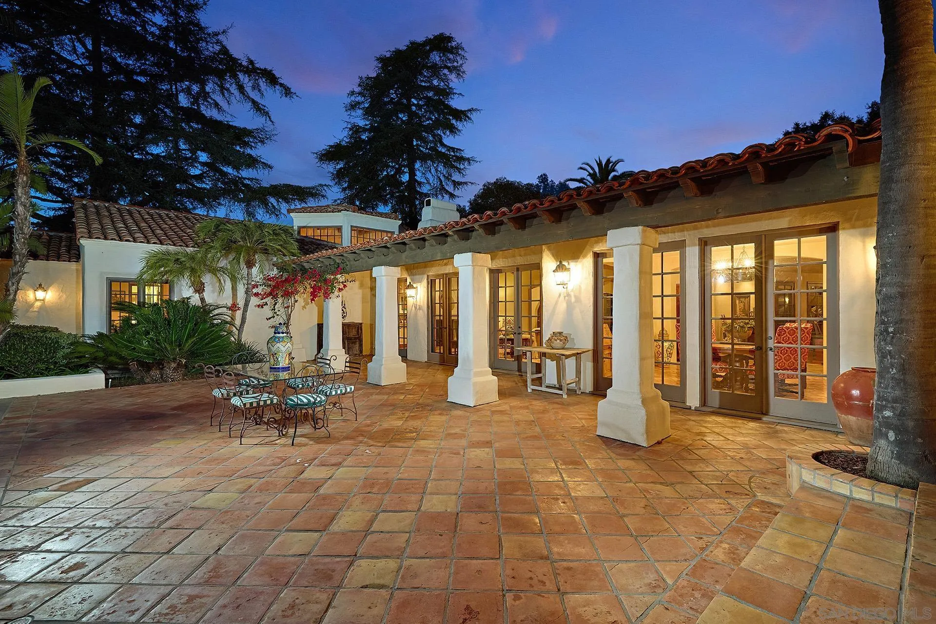 6525 Lago Lindo Rancho Santa Fe, CA 92067 - Photo 6 of 47 Comfort in the patio poolside.