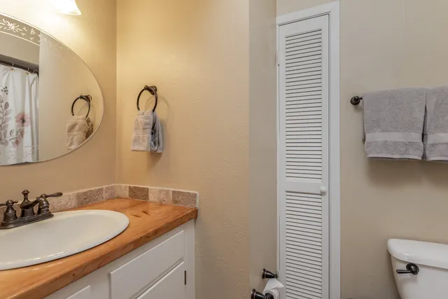 $2,000 | 2228 South Piney Point Road, Unit 109, Houston, TX 77063