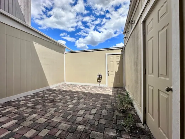 $2,000 | 2228 South Piney Point Road, Unit 109, Houston, TX 77063