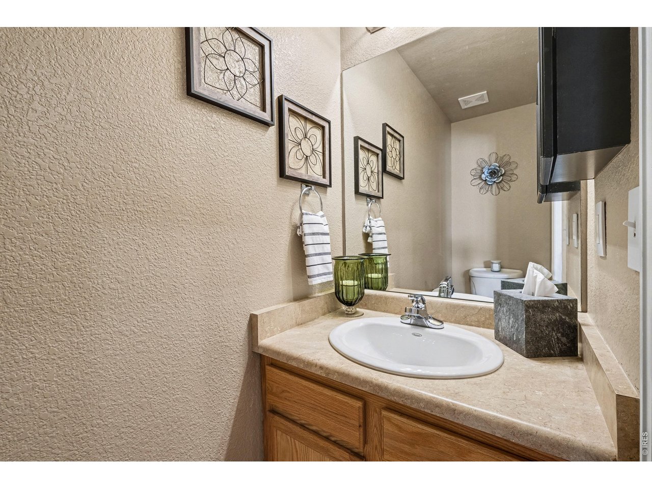 4204 Riley Drive Longmont, CO 80503 - Photo 8 of 27 Main Floor 1/2 Bath