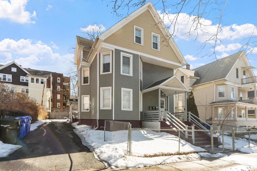 29 Leete Street Springfield, MA 01108 - Photo 3 of 38