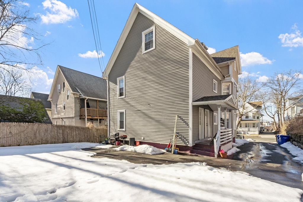 29 Leete Street Springfield, MA 01108 - Photo 4 of 38